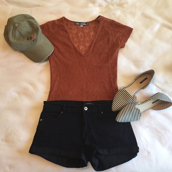 Black jean shorts 🌹