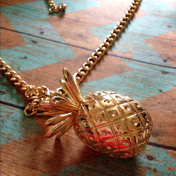 Boutique Jewelry - 🍍 Gold Pineapple Necklace
