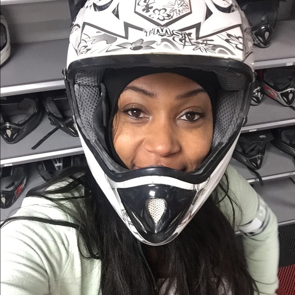 Meet your Posher, Lisa - Picture 3 of 4