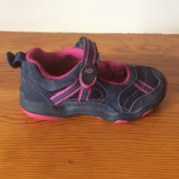 Stride Rite Girls Shoe - Picture 2 of 4