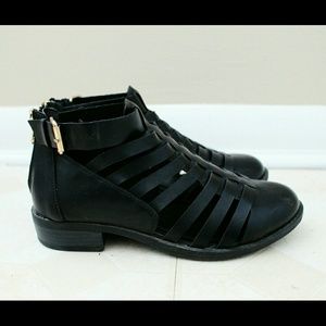 Black Strappy Shoes (Faux Leather)