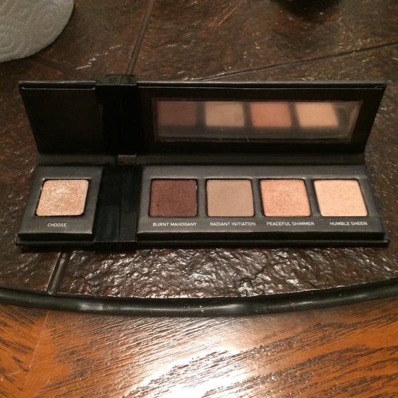 SOLD!!!!!Divergent limited edition palette