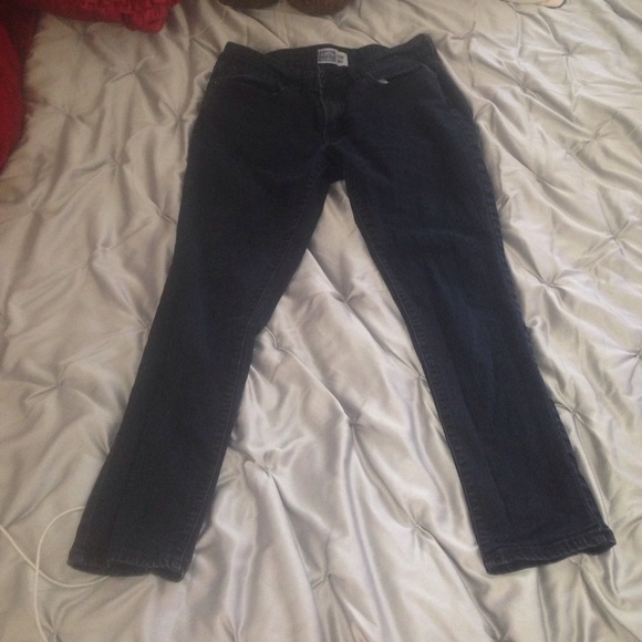 Faded black mid-rise skinny jeans💟