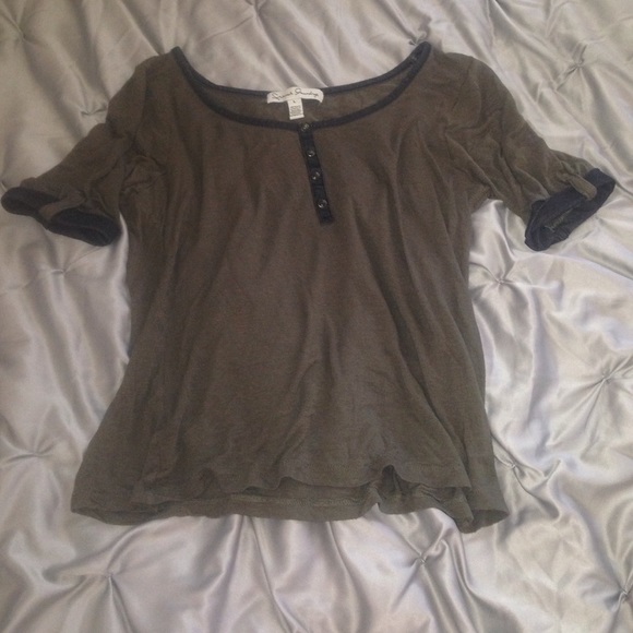 Cute olive green shirt🌿💕