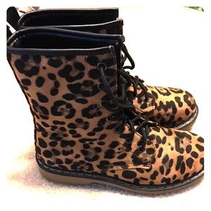 Comfy Never Worn Boots