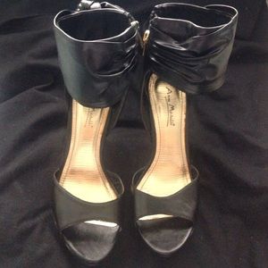 Anne Michelle heels