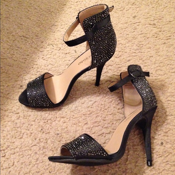 Black Open Toe Rhinestone Studded Pumps - Picture 1 of 4