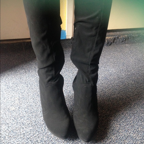 Boots - Picture 2 of 3