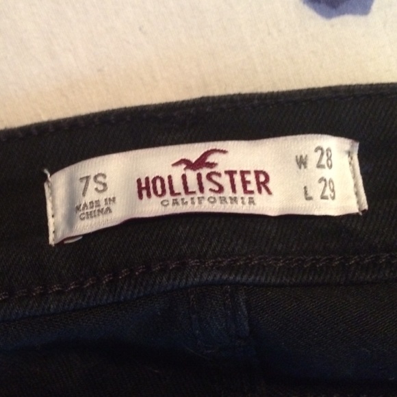 Black jeans from Hollister (size 7-short) - Picture 2 of 4