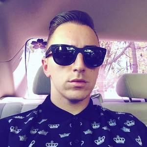 Meet your Posher, Aaron