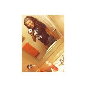 Meet your Posher, Nadya