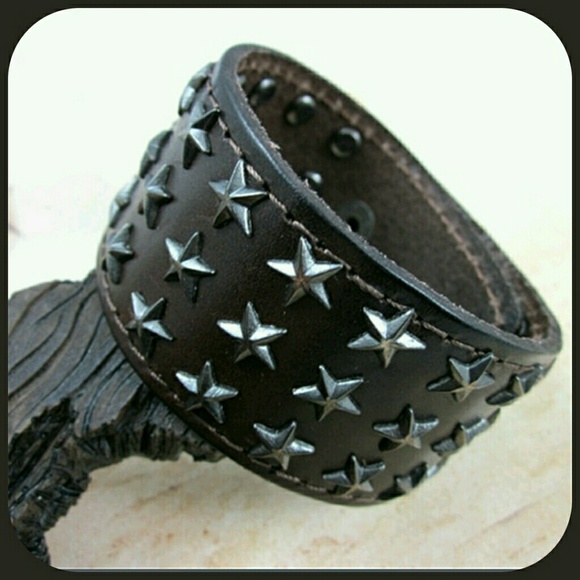 BOTIQUE  Jewelry - 🌟GENUINE LEATHER STAR BUTTON BRACELET🌟