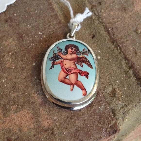 Jewelry - Superb Baby Flying Wings Cameo Pendant Jewelry - Superb Baby Flying Wings Cameo Pendant