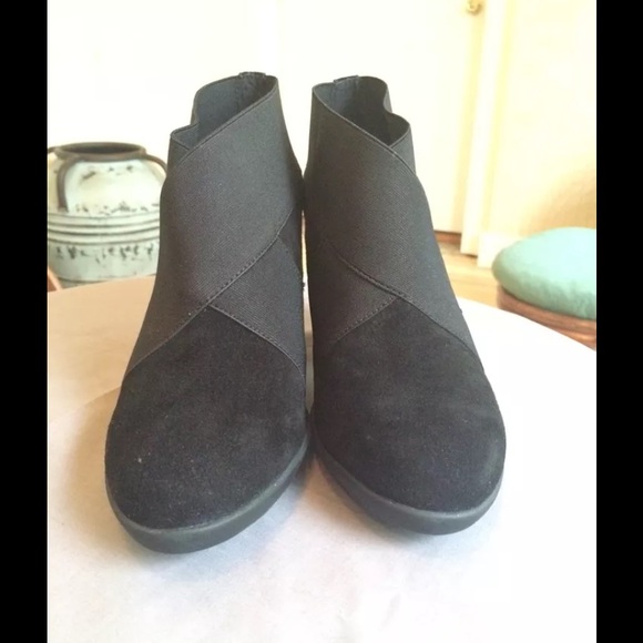 Kenneth Cole Reaction Love Life Womens Size 9