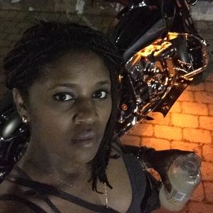 Meet your Posher, Malika