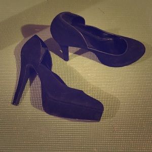 Forever 21 all black pump.