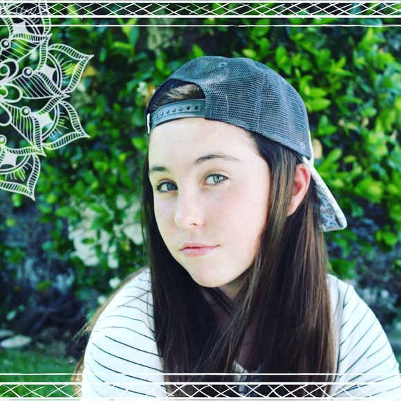 Meet your Posher, Isabelle - Picture 1 of 1