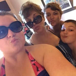 Meet your Posher, Lisa