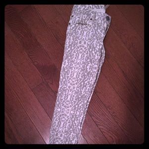 size 0 patterned skinny jeans