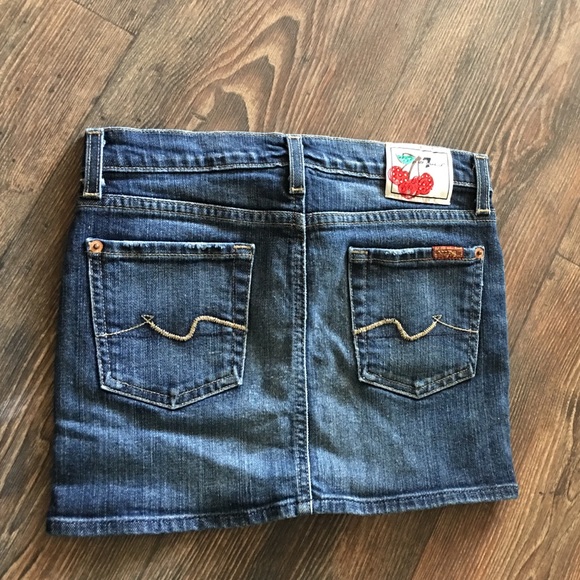 Girls - 7 For all mankind skirt