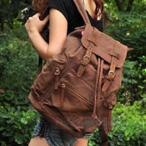 Brown canvas backpack. Serbags.