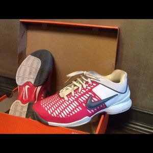 Nike tennis shoe
