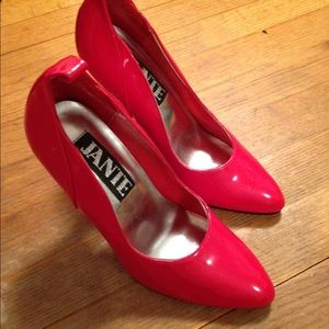 Jante red heels