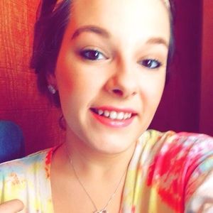 Meet your Posher, Rebecca