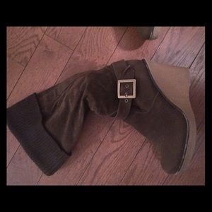 size 7 wedged boots