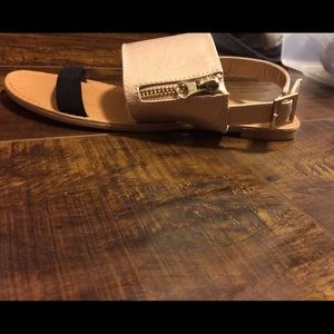 Qupid Summertime Fine Double Strap Twist Sandals