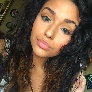 Meet your Posher, Aida