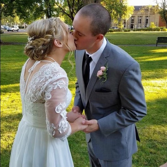 Meet your Posher, Jessica - Picture 3 of 6