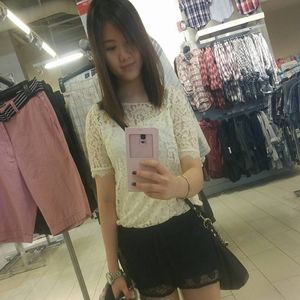 Meet your Posher, Hien