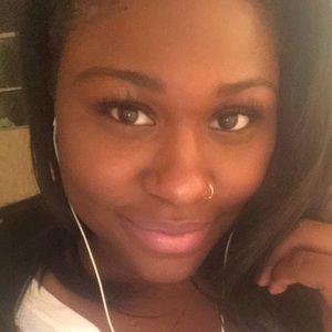 Meet your Posher, Lacie