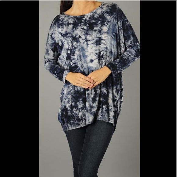❣️CLEARANCE❣️🇺🇸Blue Tie-dyed Dolman Sleeve Top - Picture 2 of 4