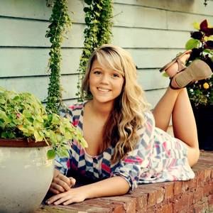 Meet your Posher, Cassandra