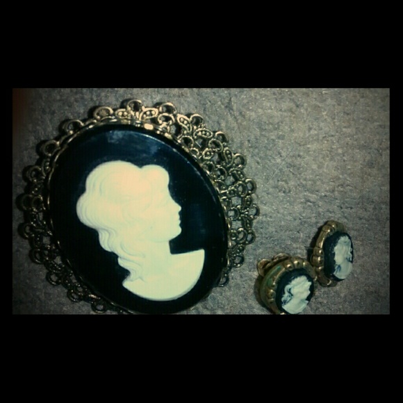 Vintage Cameo Brooch and Earrings