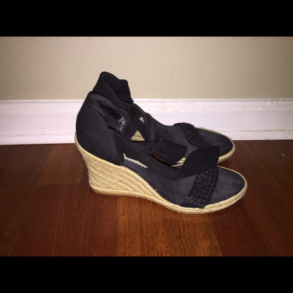Tommy Hilfiger wedges but still in good condition