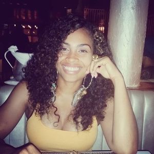 Meet your Posher, Whitney