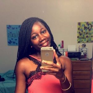 Meet your Posher, Alexis