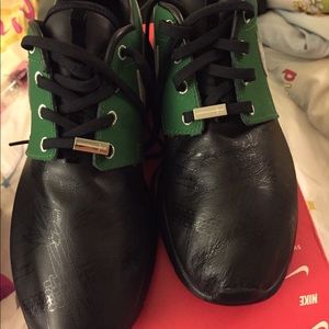 Nike DB Roshe Run size 4Y.