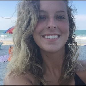 Meet your Posher, Christin