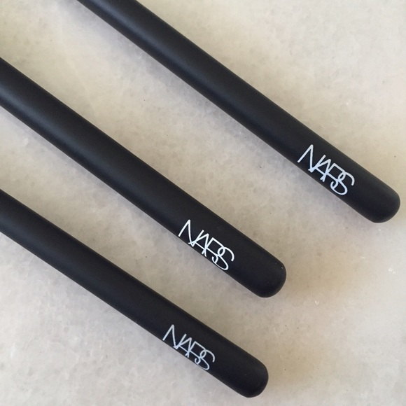 New! Set of 3 NARS Brushes - Picture 3 of 4