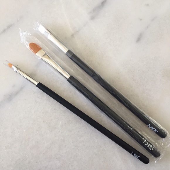 New! Set of 3 NARS Brushes - Picture 4 of 4