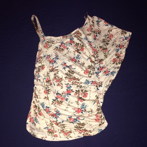 ❌SOLD❌ Floral One Shoulder Blouse