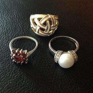 Set of three rings. Costume jewelry