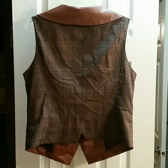 Vest - Picture 2 of 2
