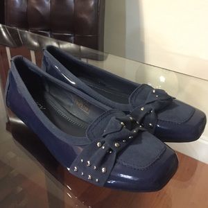NAVY BLUE FLATS
