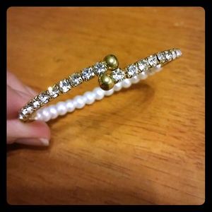 NEW Unique Pearl, Gold, Shiny Stones Bracelet