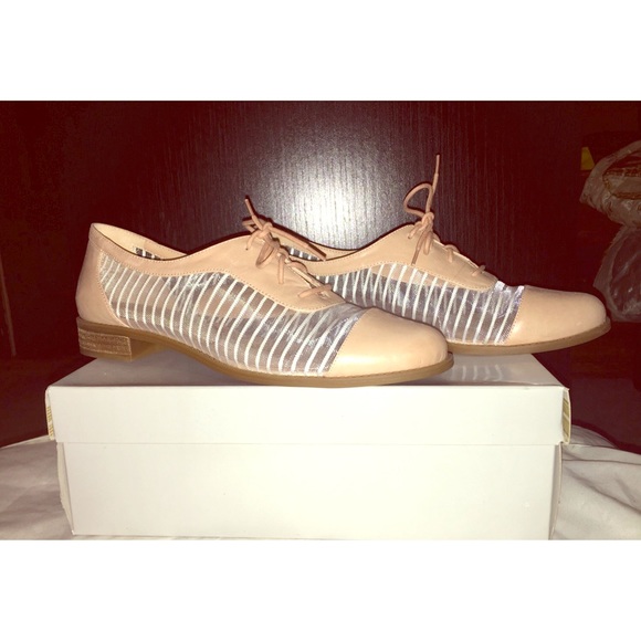 Tan & white stripped oxfords